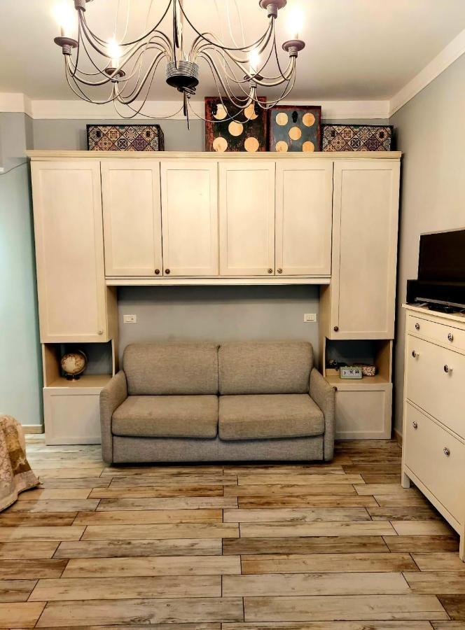 Petite Maison Elegante Monolocale Con Terrazza Apartment